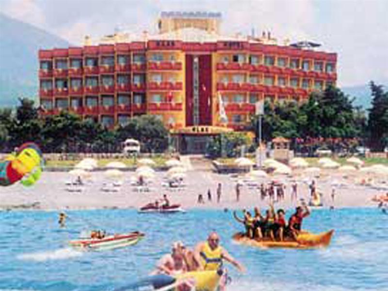 Klas Hotel Каргисак Екстериор снимка