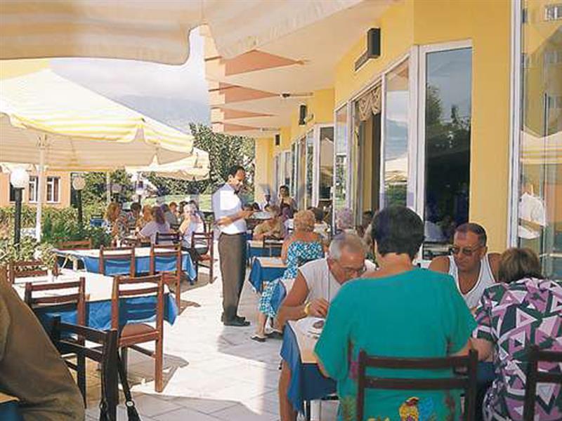 Klas Hotel Каргисак Екстериор снимка