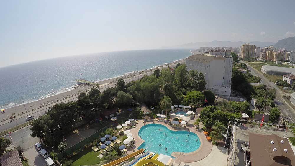Klas Hotel Каргисак Екстериор снимка
