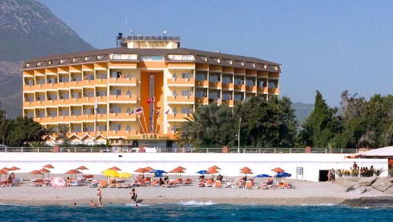 Klas Hotel Каргисак Екстериор снимка
