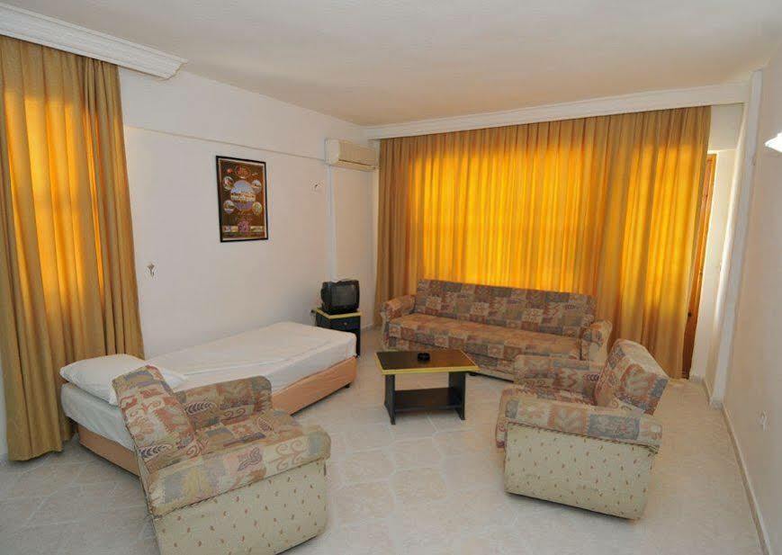 Klas Hotel Каргисак Екстериор снимка